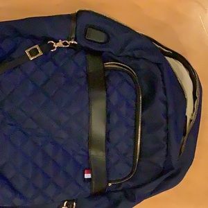 Backpack modernist navy . Good condition but small seam separation (see picture)